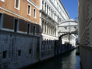 大小の運河がいっぱい