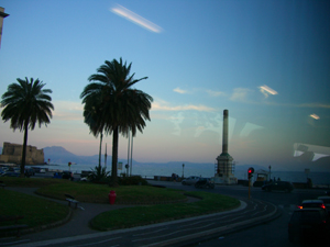 ナポリ湾岸を車窓観光しました。