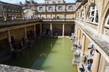 176-%e4%b8%96%e7%95%8c%e9%81%ba%e7%94%a3%e3%83%ad%e3%83%bc%e3%83%9e%e3%83%b3%e3%83%bb%e3%83%90%e3%82%b9