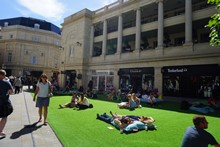 181-%e6%b0%97%e6%8c%81%e3%81%a1%e3%82%88%e3%81%95%e3%81%9d%e3%81%86%e3%81%ab%e6%97%a5%e5%85%89%e6%b5%b4%e3%81%97%e3%81%a6%e3%81%84%e3%81%be%e3%81%99%e3%81%ad%e3%80%82